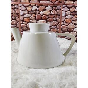 Ikea White Modern Style Tea Pot with Handle and Locking Lid Classic Large